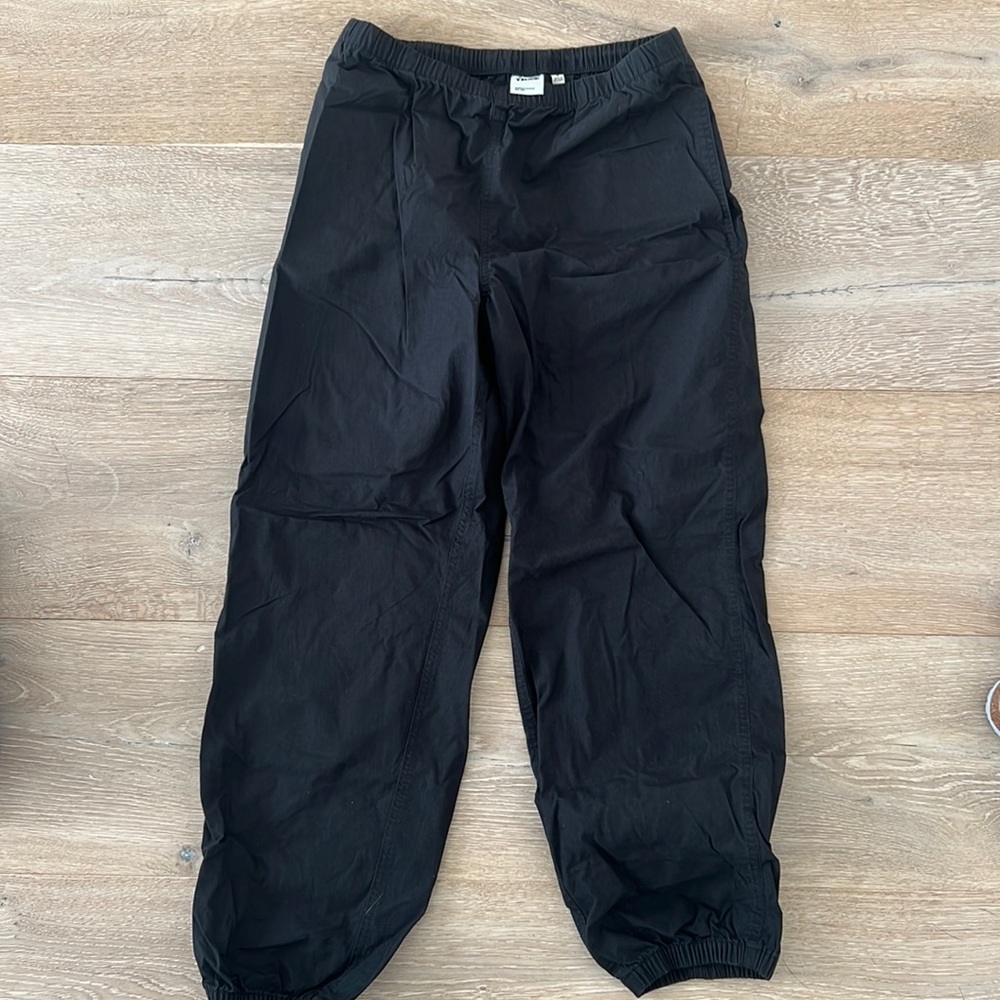 super cute only worn once aritiza cargo pants